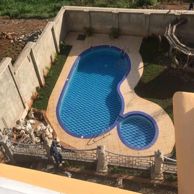 Custom built small size pools